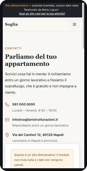 Il sito dimostrativo visto su un telefono, con i contatti